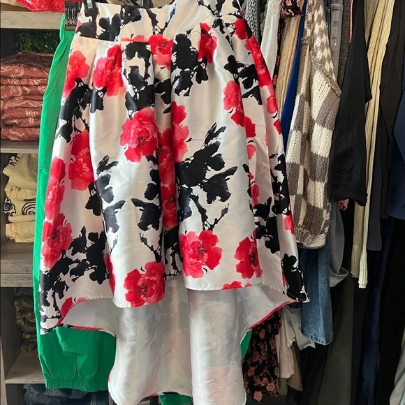 SAN JOY hi-lo bow front full floral skirt - Picture 12 of 12